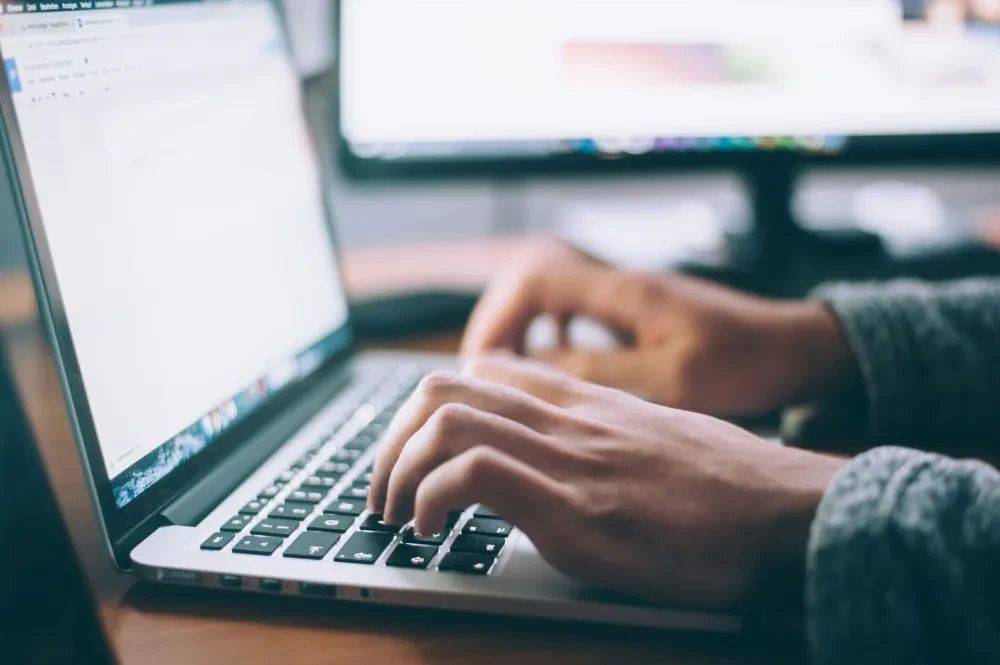 Rotinas de gestão de pessoas conduzidas no computador